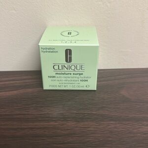 Clinique Moisture Surge